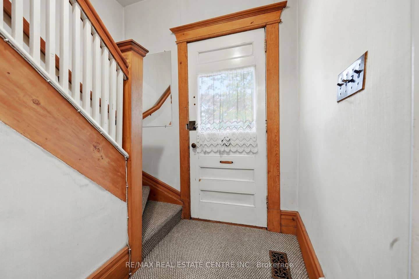 71 Lyall Avenue, Toronto, ON M4E 1W1