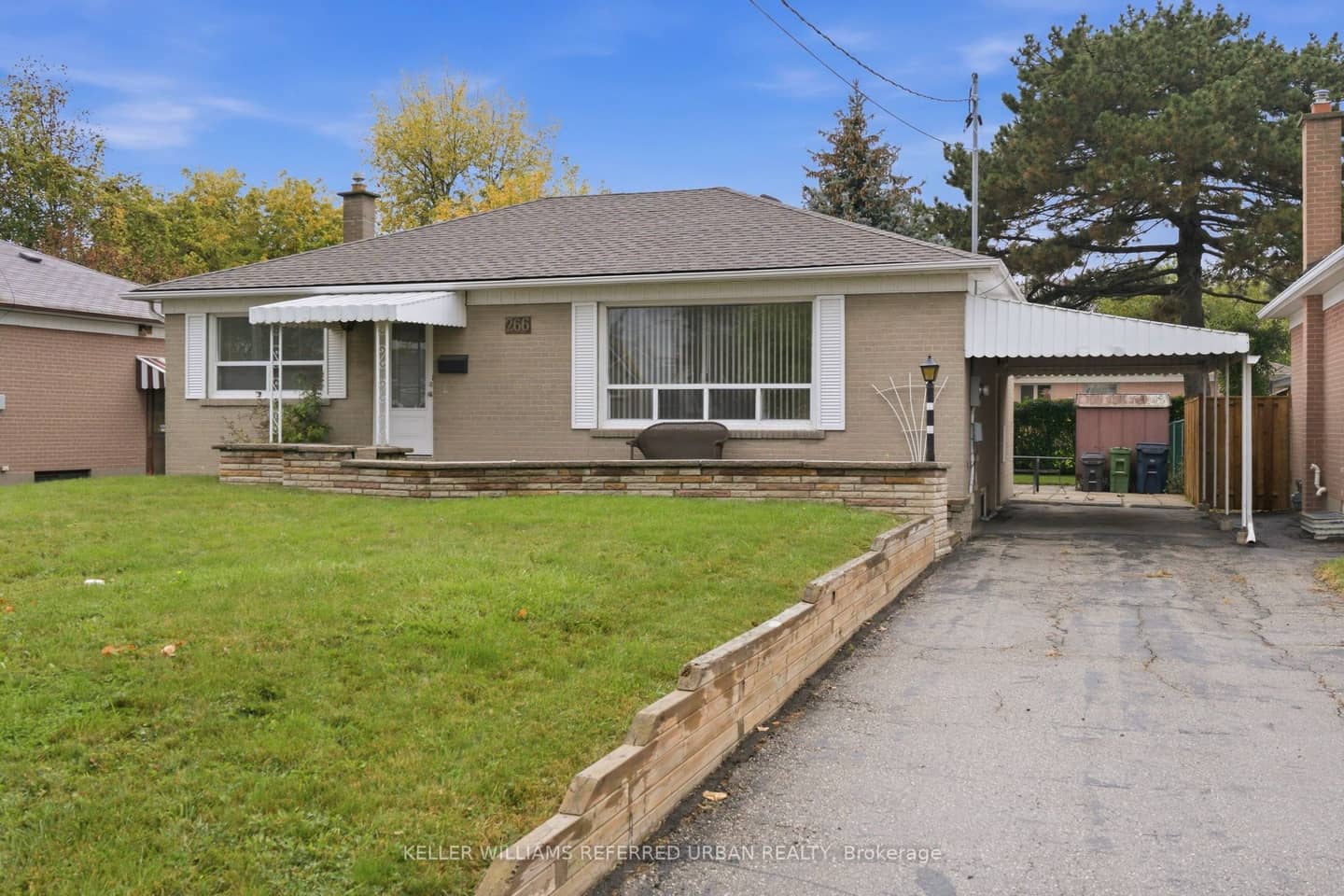 266 Acton Avenue, Toronto, ON M3H 4J3
