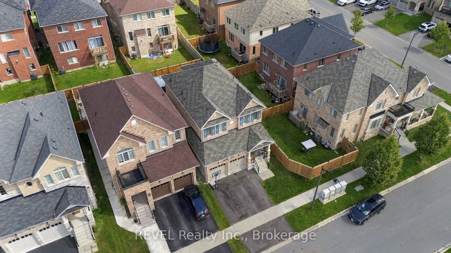 1901 Don White Court, Oshawa, ON L1H 8L7