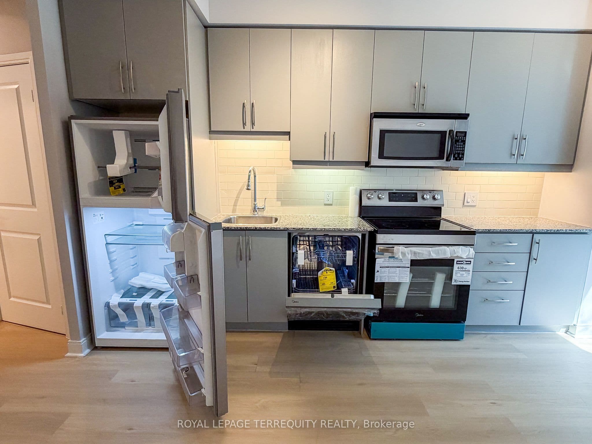 1 Scott Street 311, Toronto, ON M5E 1A1