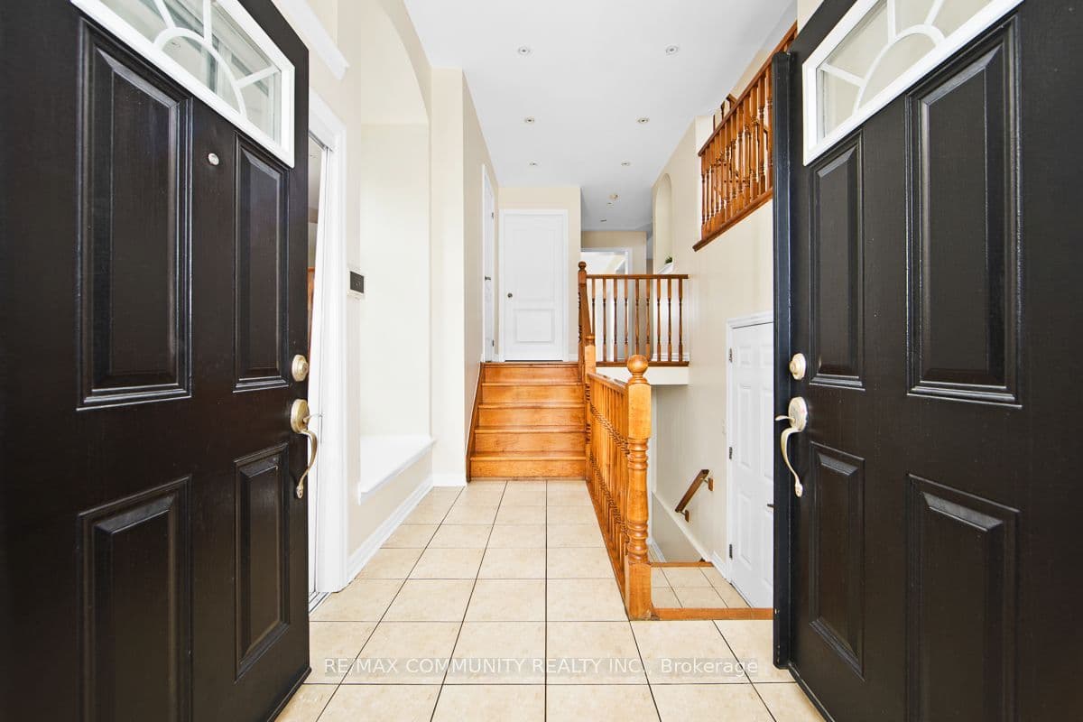 58 Clamerten Road, Whitchurch-Stouffville, ON L4A 0E8