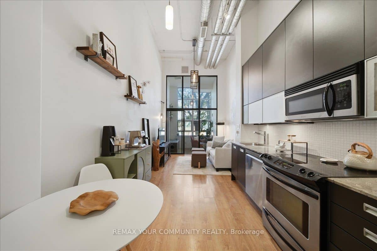 380 Macpherson Avenue 227, Toronto, ON M4V 3E3