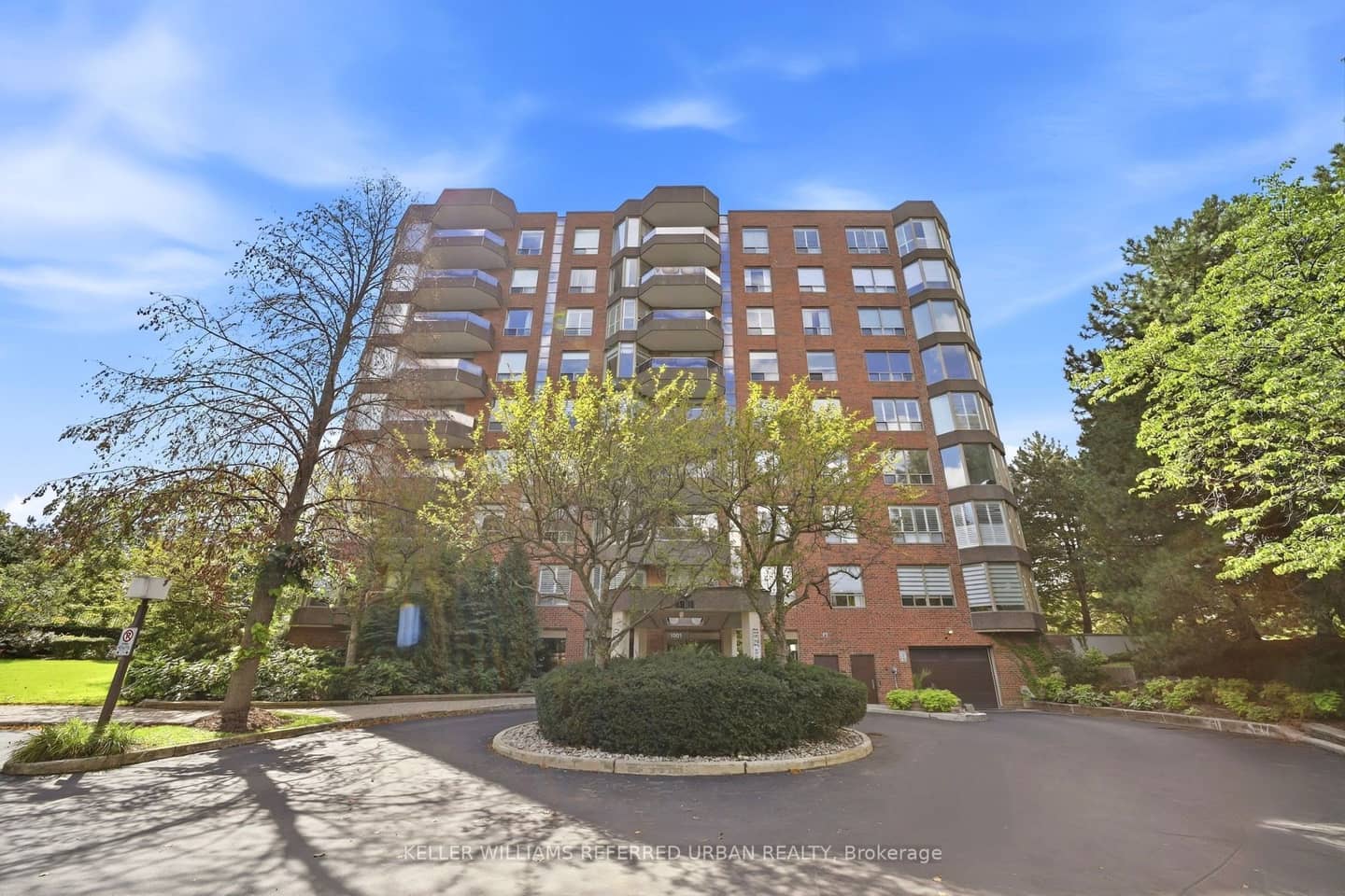 1901 Pilgrims Way 306, Oakville, ON L6M 2W9