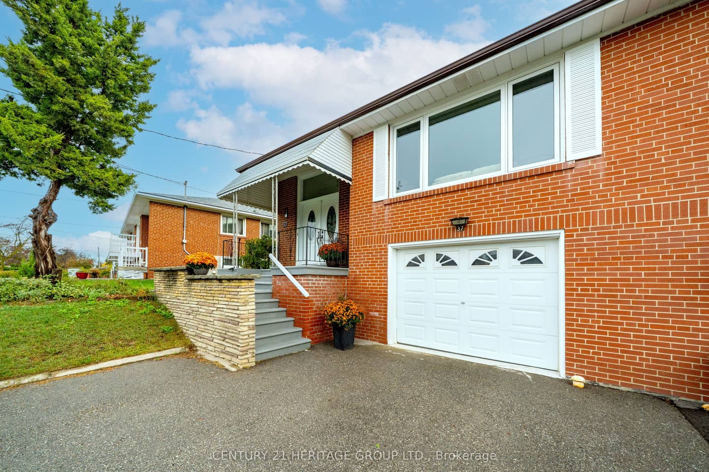 37 Gambello Crescent, Toronto, ON M3J 1W2