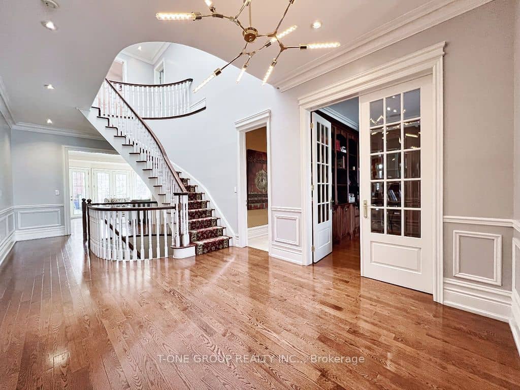 253 Carlton Road, Markham, ON L3R 2A3