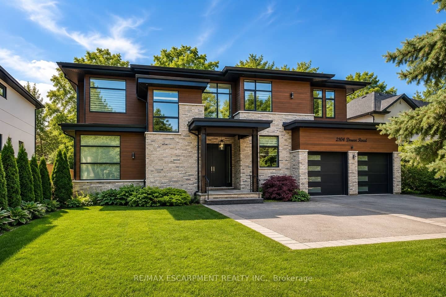 2104 DEVON Road, Oakville, ON L6J 2N2