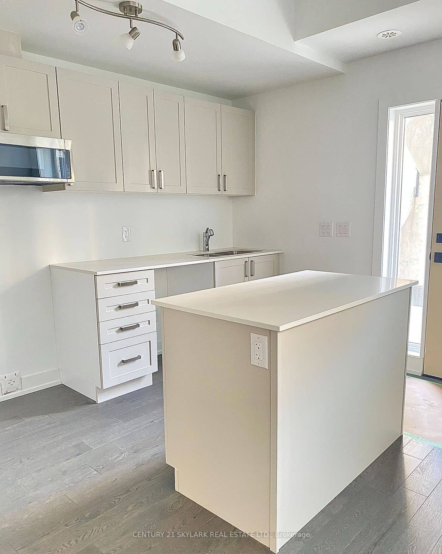 1070 Douglas McCurdy Common 124, Mississauga, ON L5G 0C6