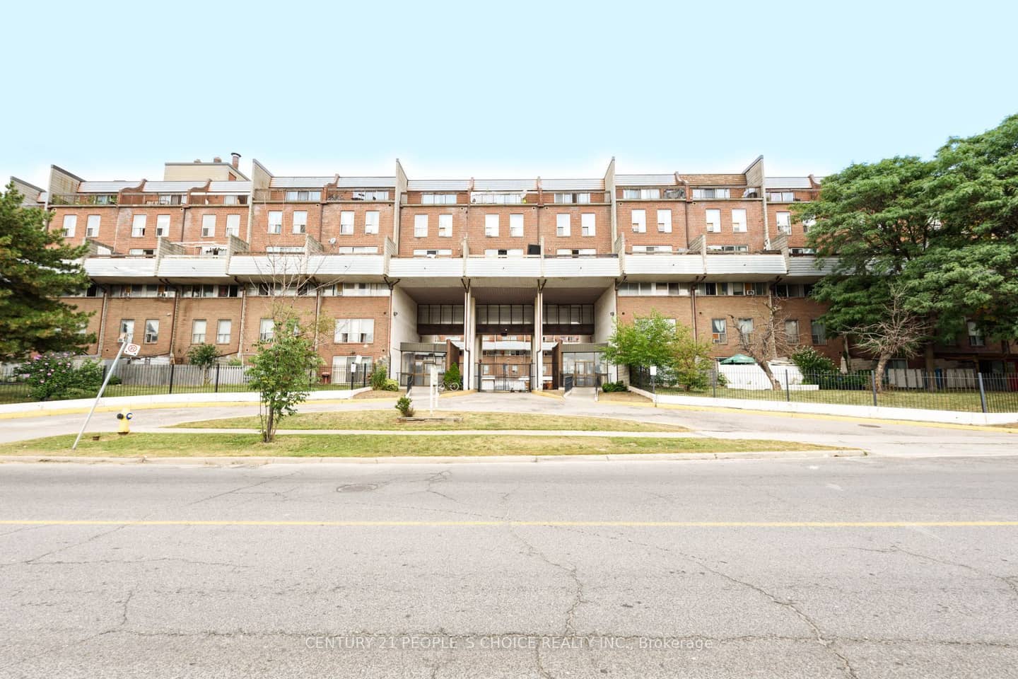 10 Eddystone Avenue 116, Toronto, ON M3N 2T2