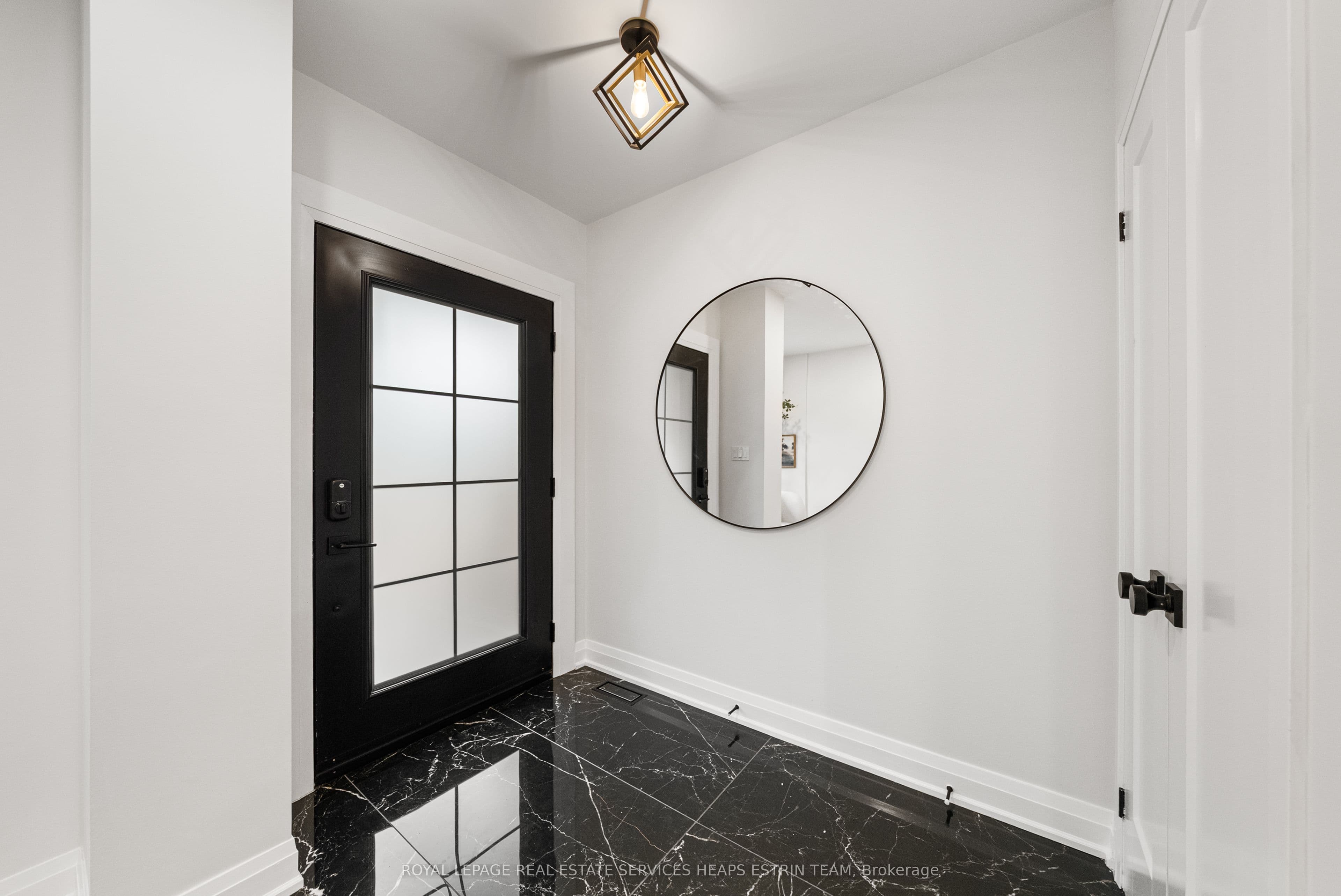 247A Lippincott Street, Toronto, ON M5S 2P4