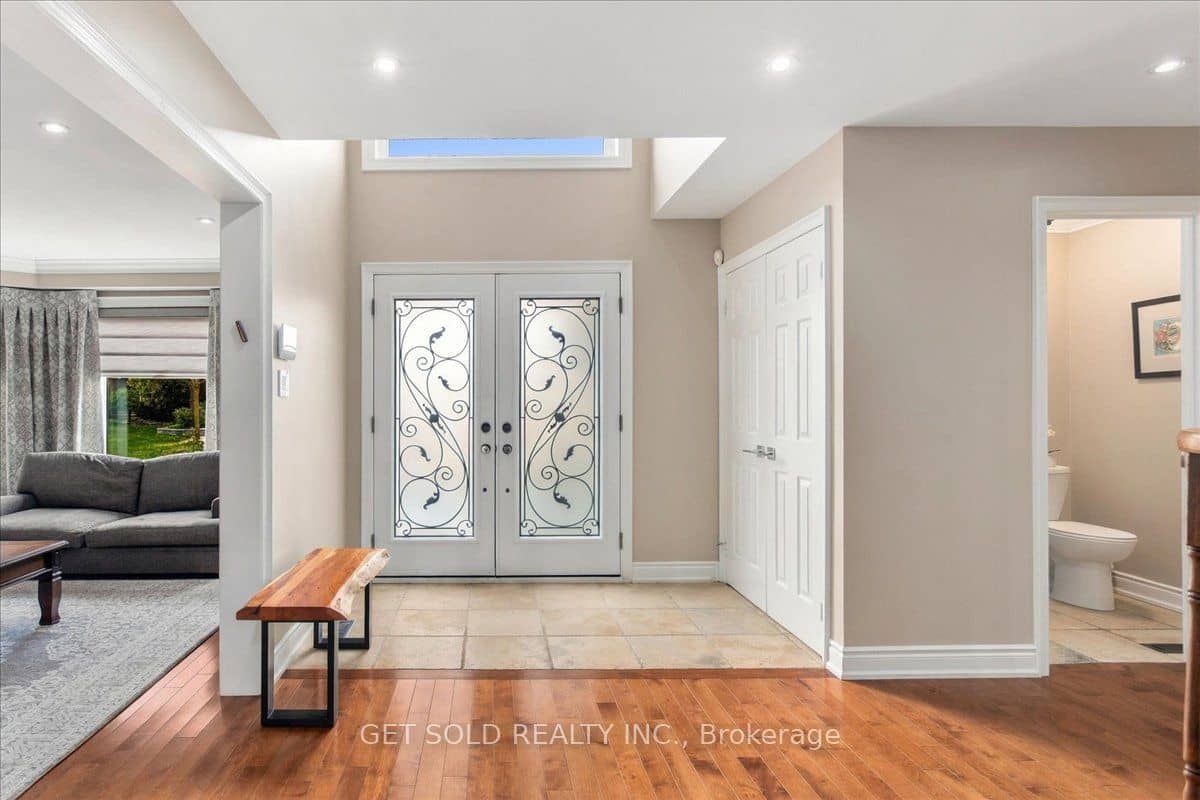 10 Coldwater Court, Vaughan, ON L4J 7S4
