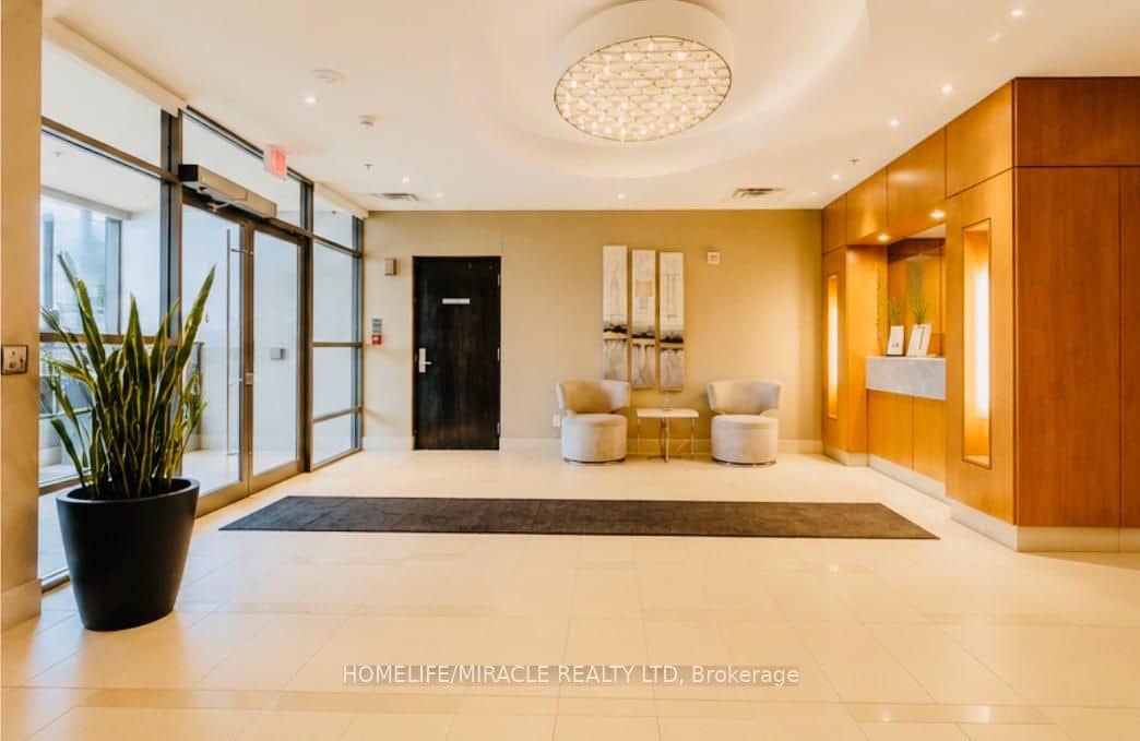 840 Queens Plate Drive 1512, Toronto, ON M9W 6Z3