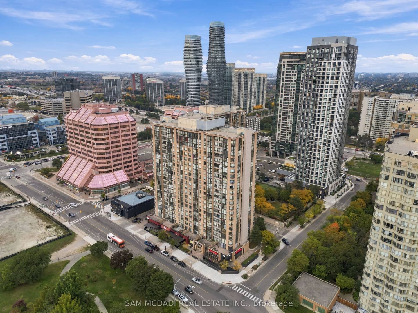 265 Enfield Place 903, Mississauga, ON L5B 3Y7