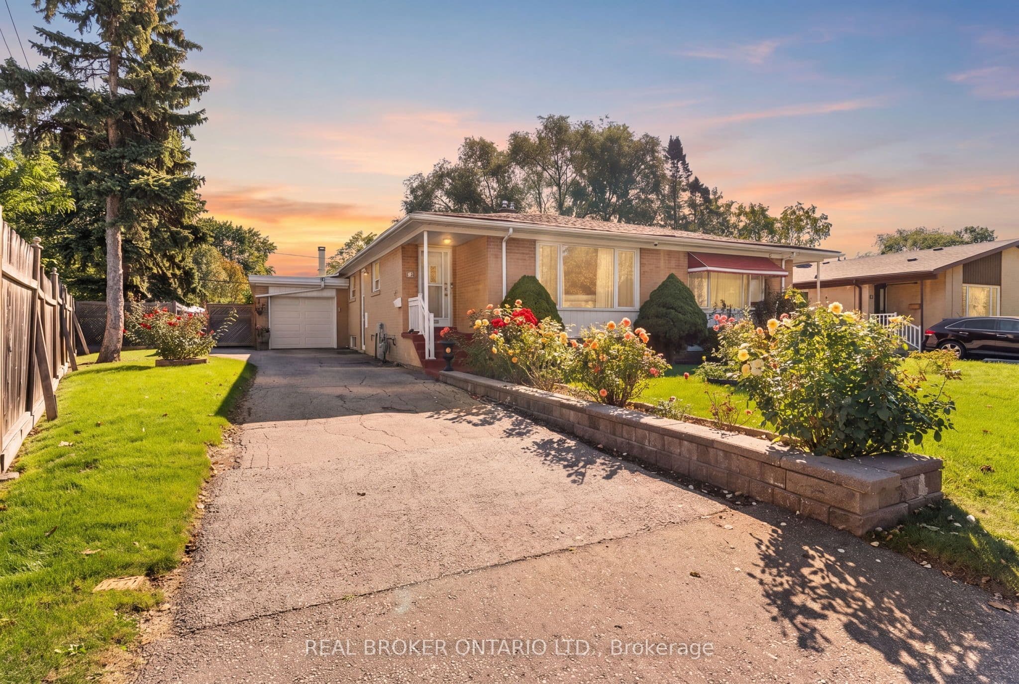 55 Rayoak Drive, Toronto, ON M3A 2Y5