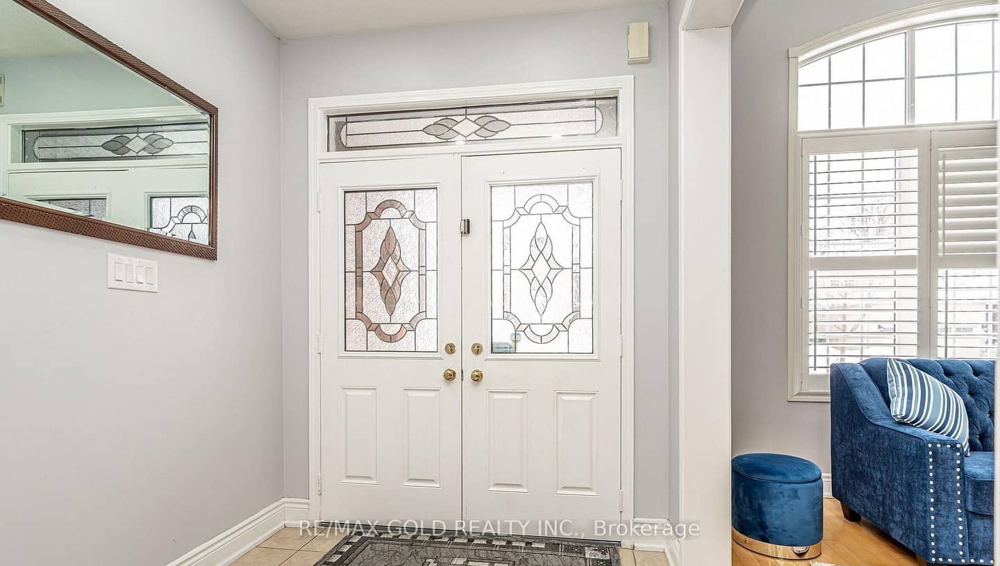 7 Bettey Road, Brampton, ON L6P 1S9