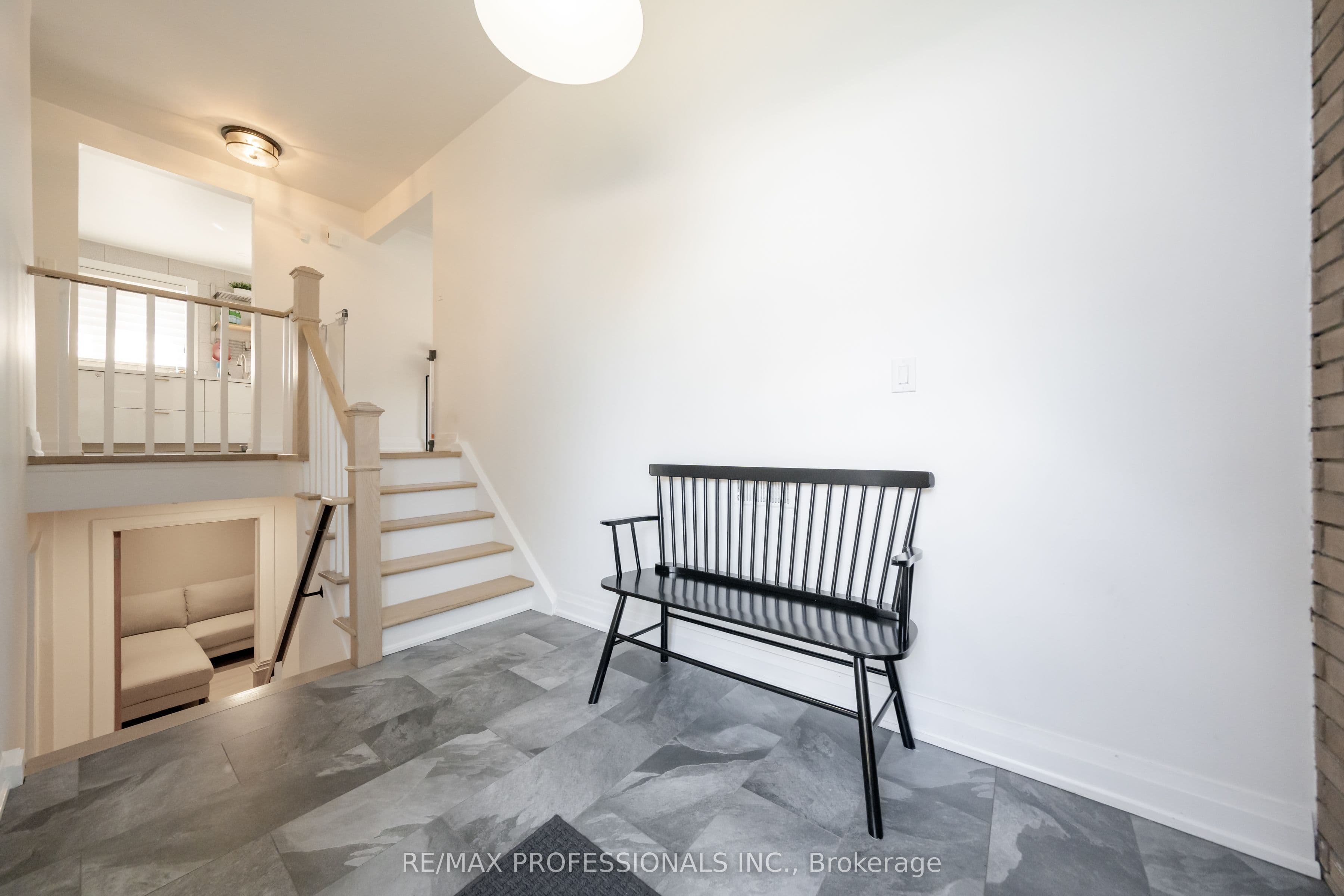 103 West Deane Park Drive, Toronto, ON M9B 2S5
