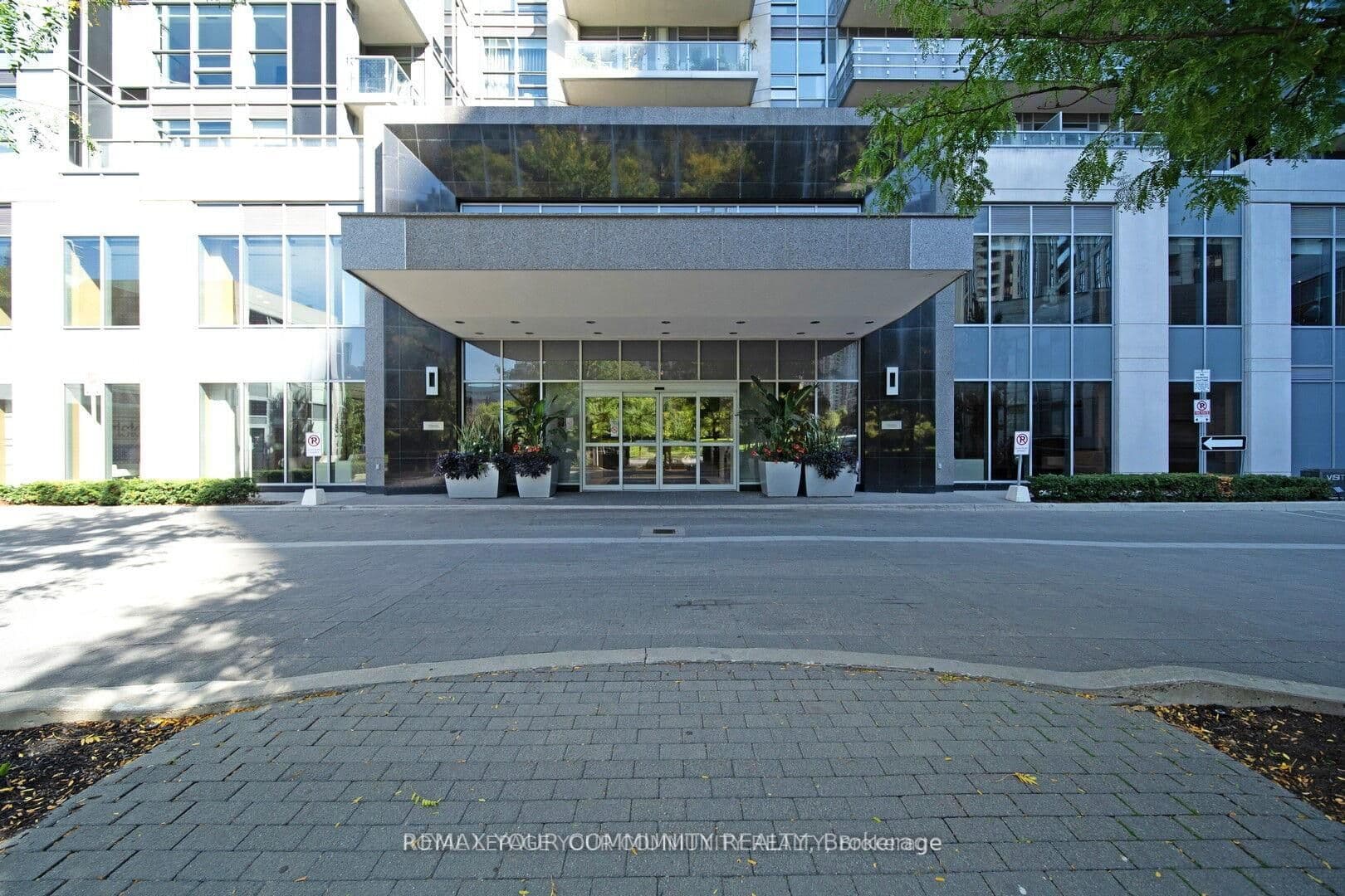 120 Harrison Garden Boulevard 1129, Toronto, ON M2N 0H1