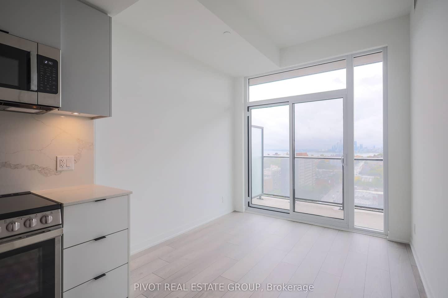 285 Dufferin Street 1406, Toronto, ON M6K 0J2