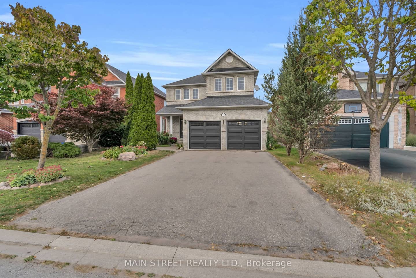 27 Blackbird Crescent, Richmond Hill, ON L4E 4B2