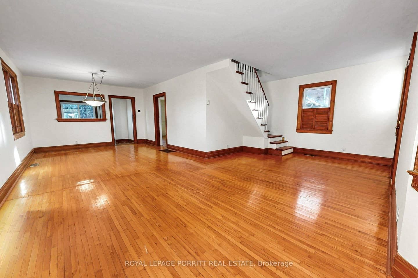 51 Arcadian Circle, Toronto, ON M8W 2Z4