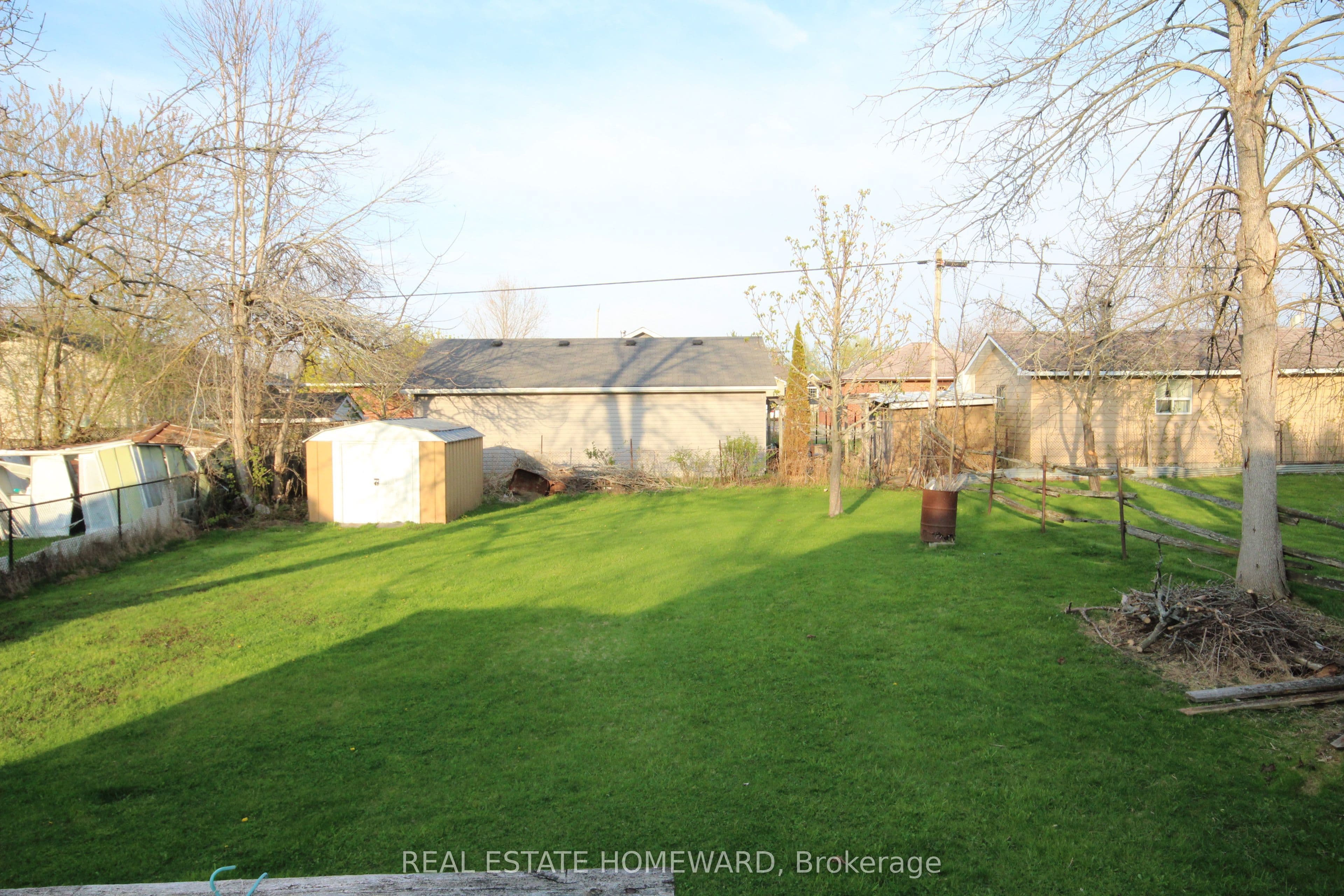 27125 Woodbine Avenue, Georgina, ON L4P 3E9