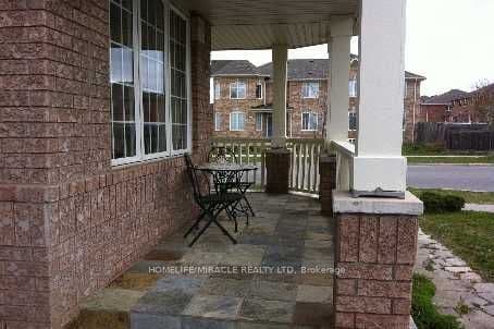 5936 Whitehorn Avenue, Mississauga, ON L5V 2Y8
