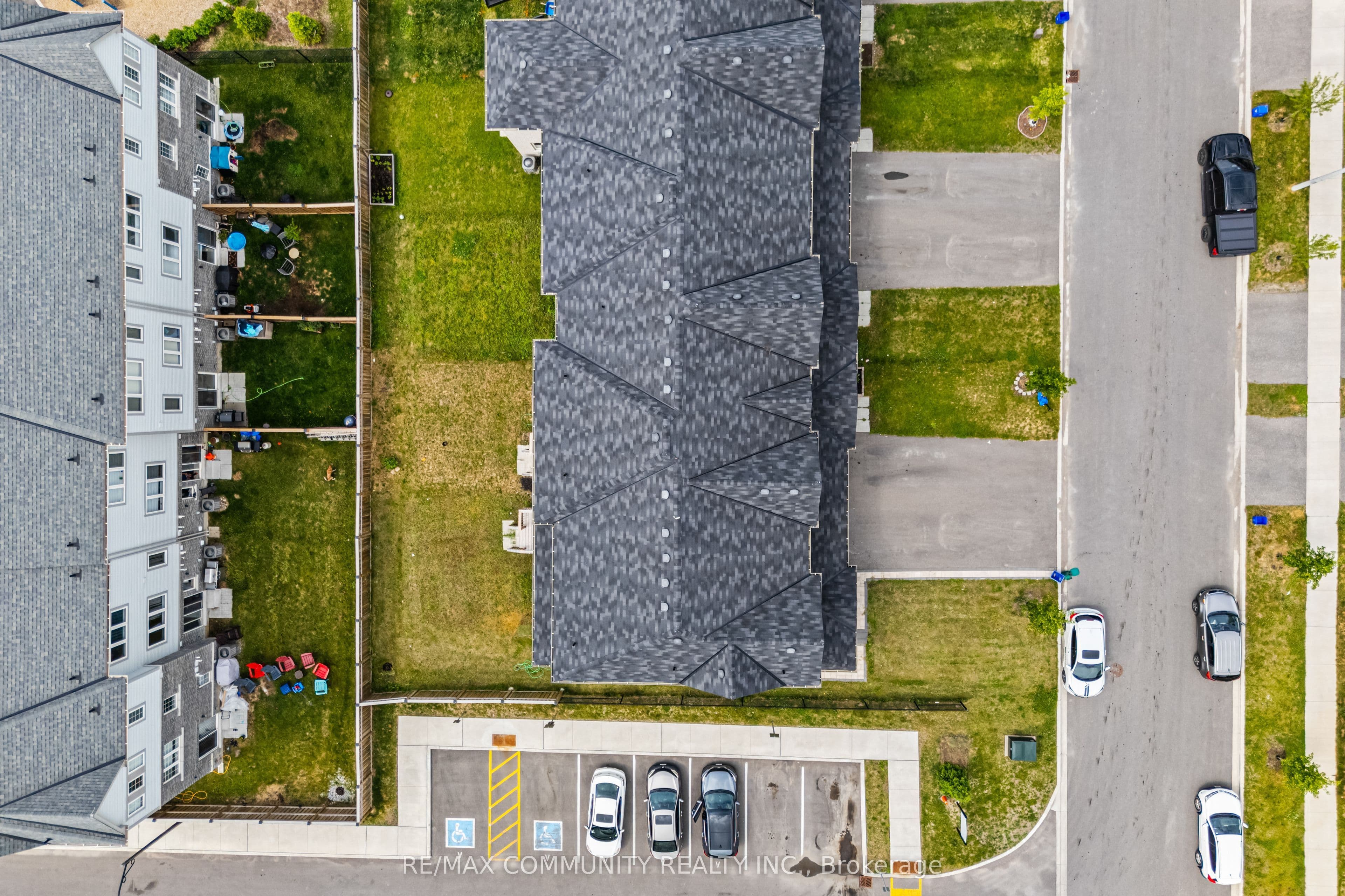 99 Bill Hutchinson Crescent, Clarington, ON L1C 4T5