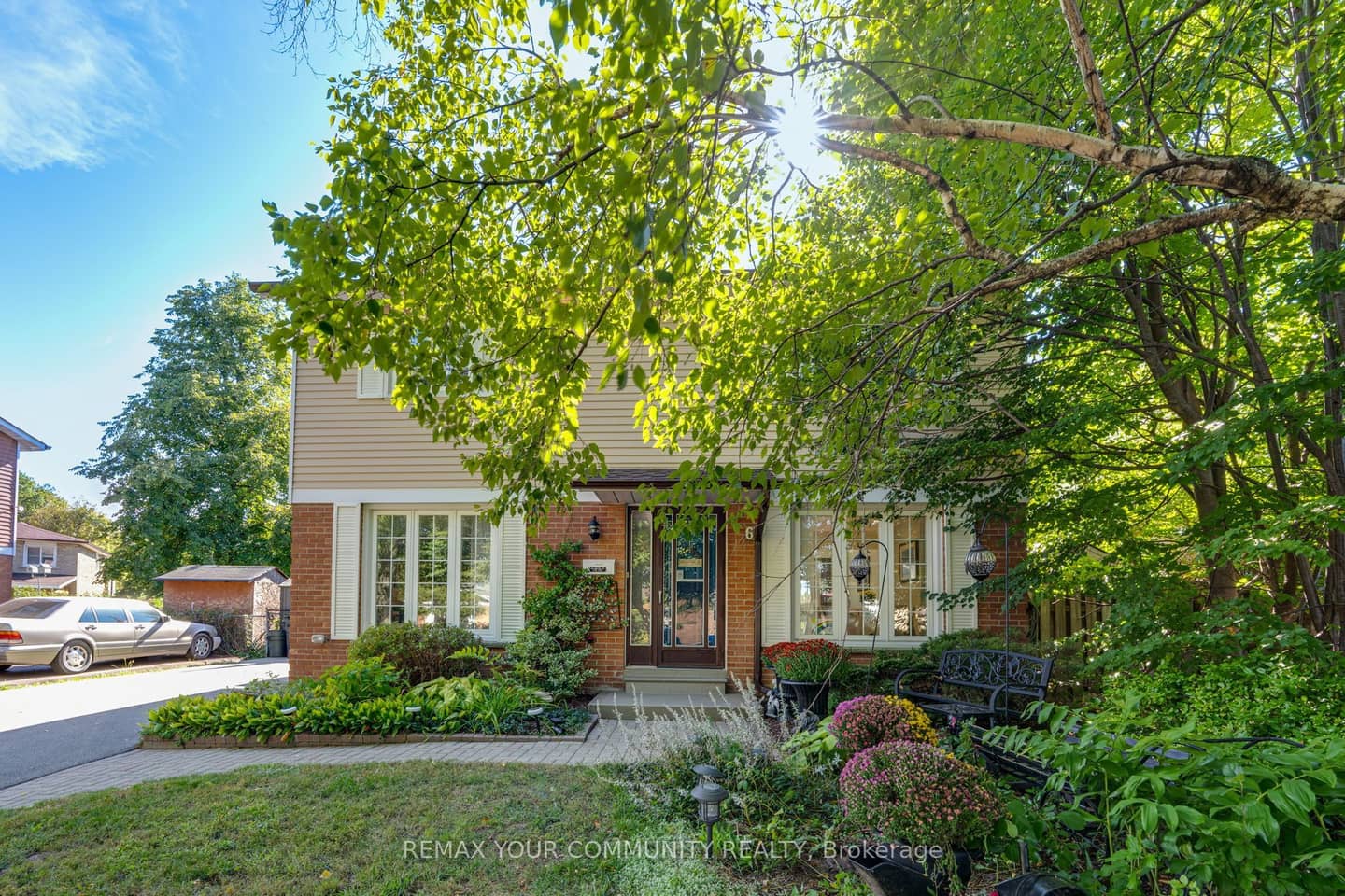 6 Standbridge Court, Toronto, ON M1B 2S5