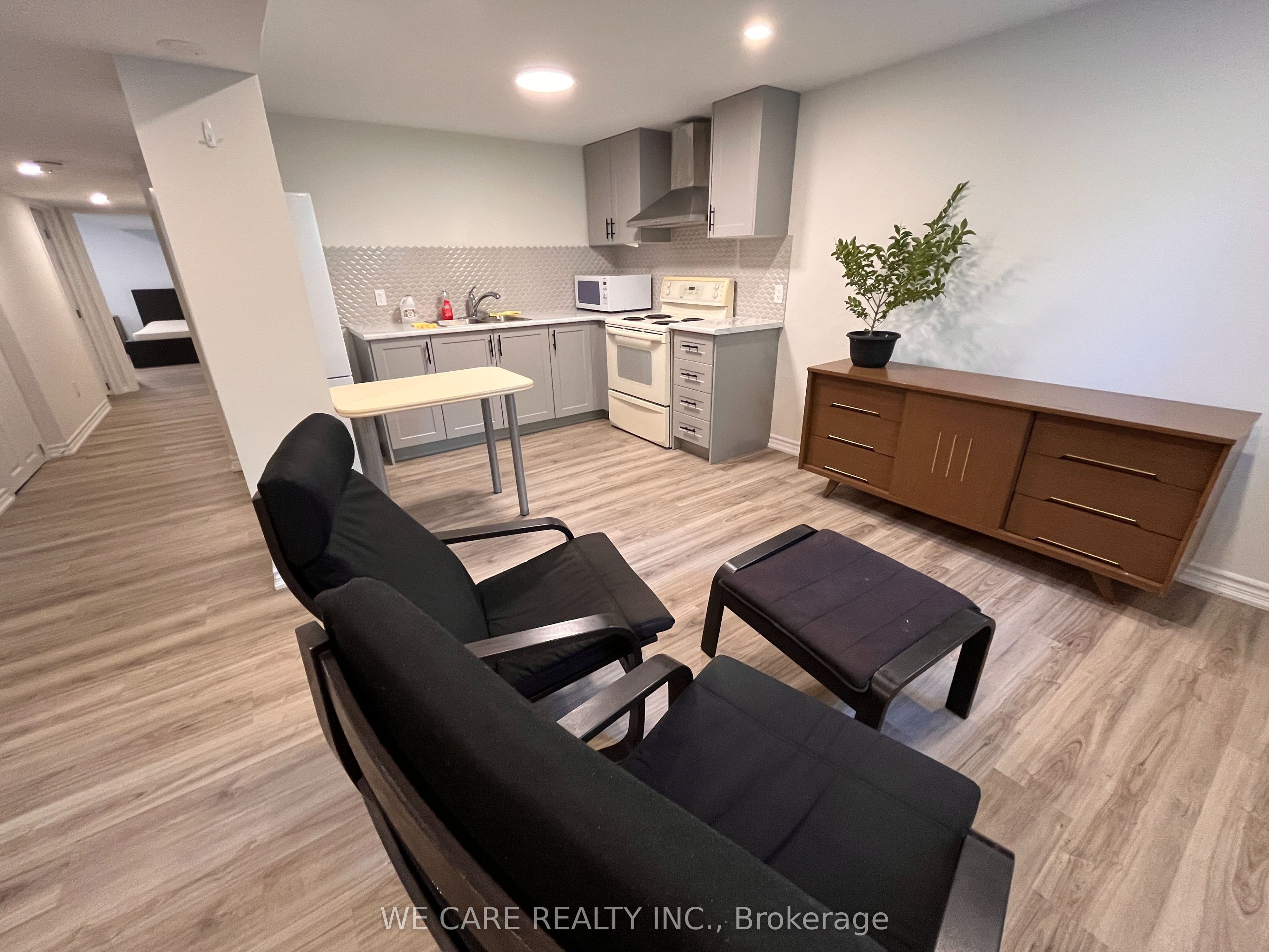 59 Saddle Ridge Drive Lower, Toronto, ON M4A 1Z6