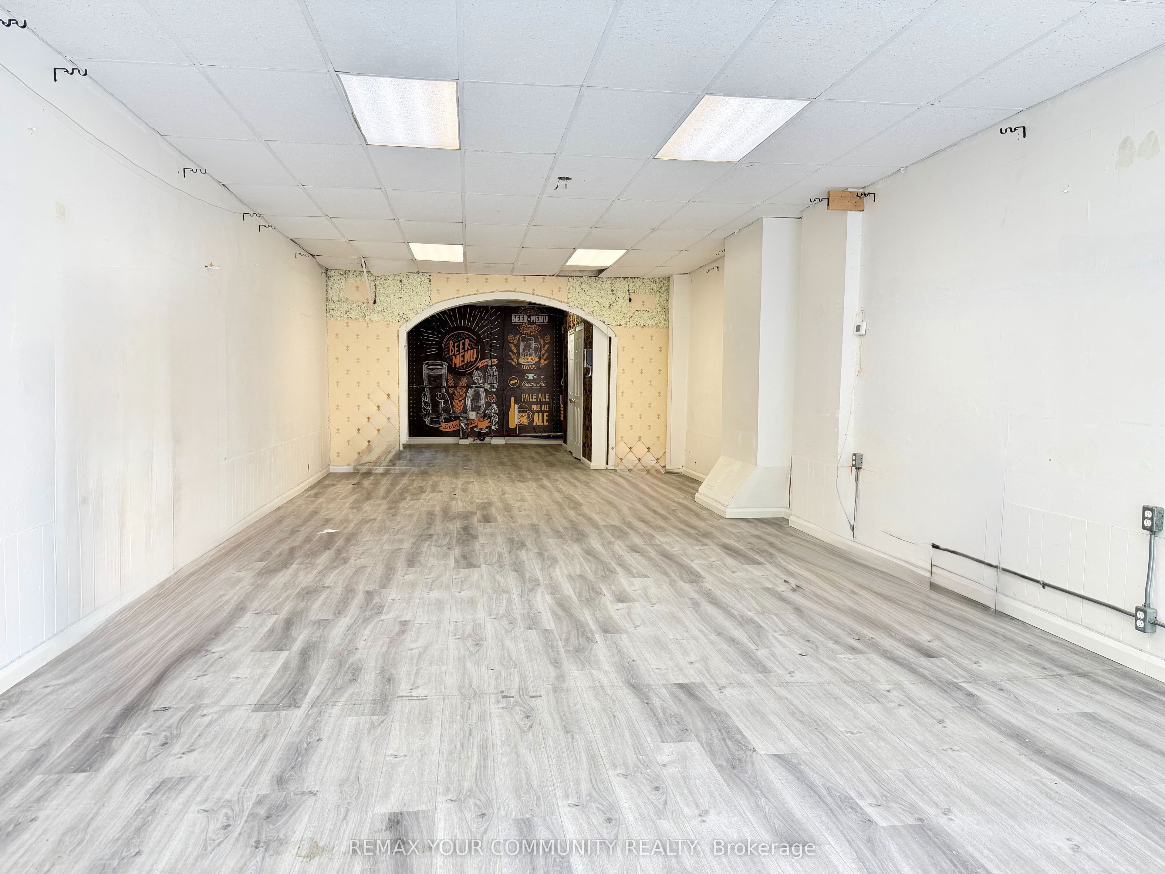 3052 Dundas Street W, Toronto, ON M6P 1Z7