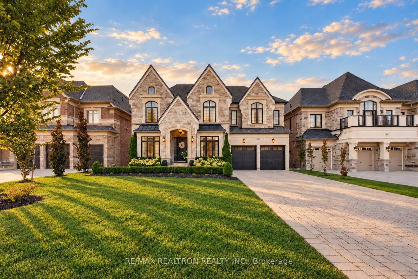 12 Mary Natasha Court, Vaughan, ON L4H 4N7