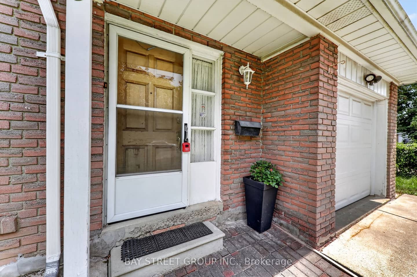 95 Tineta Crescent, Toronto, ON M1S 2Y5