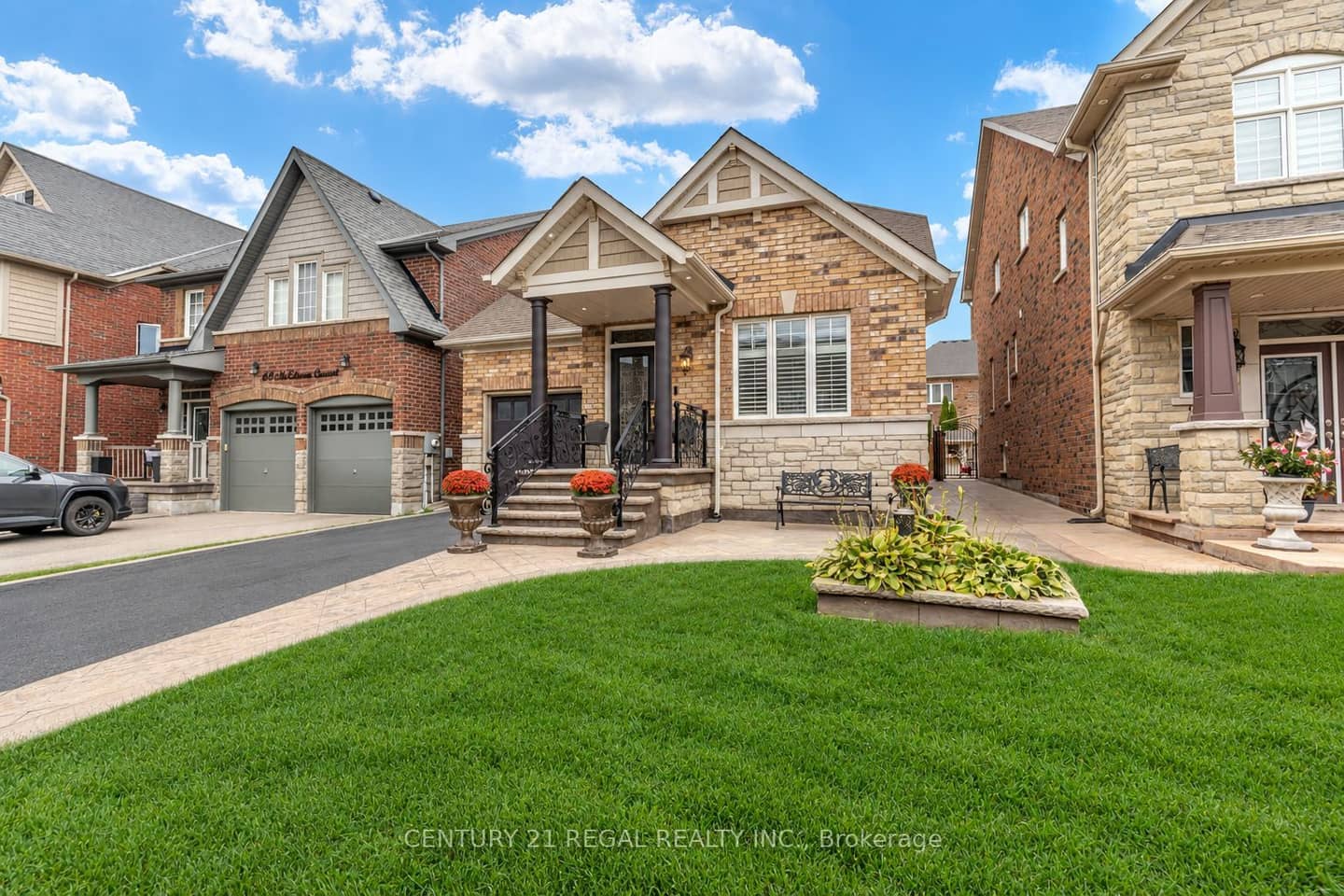 66 McEchearn Crescent, Caledon, ON L7C 3R4