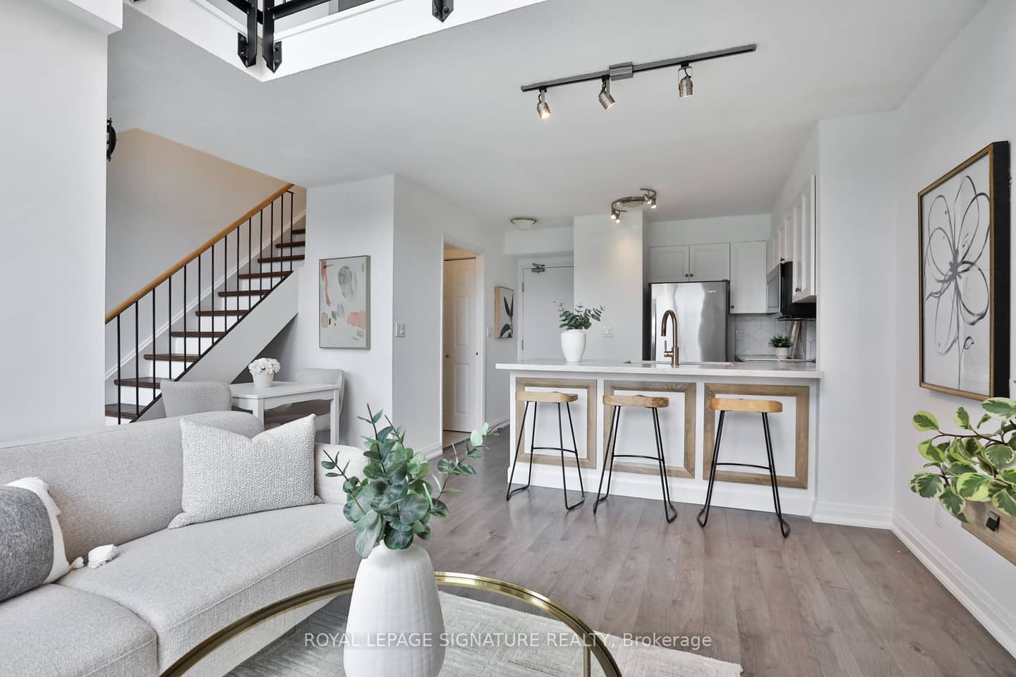 18 Merton Street 703, Toronto, ON M4S 3G9