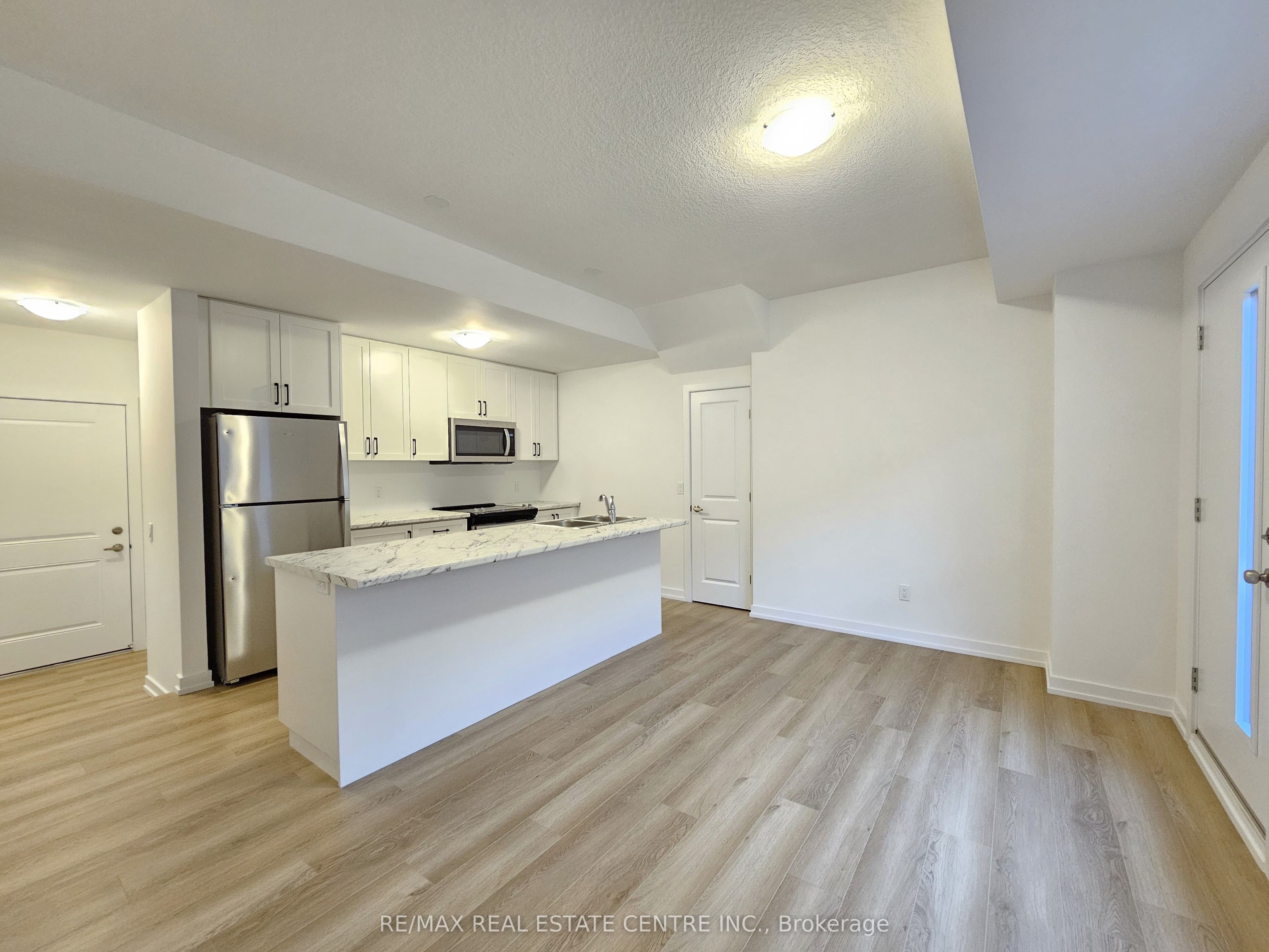 70 Kenesky Drive 11, Hamilton, ON L8B 1Y4