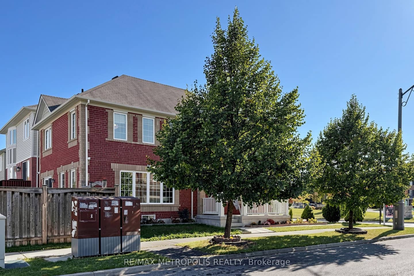 1913 Liatris Drive, Pickering, ON L1X 0A7