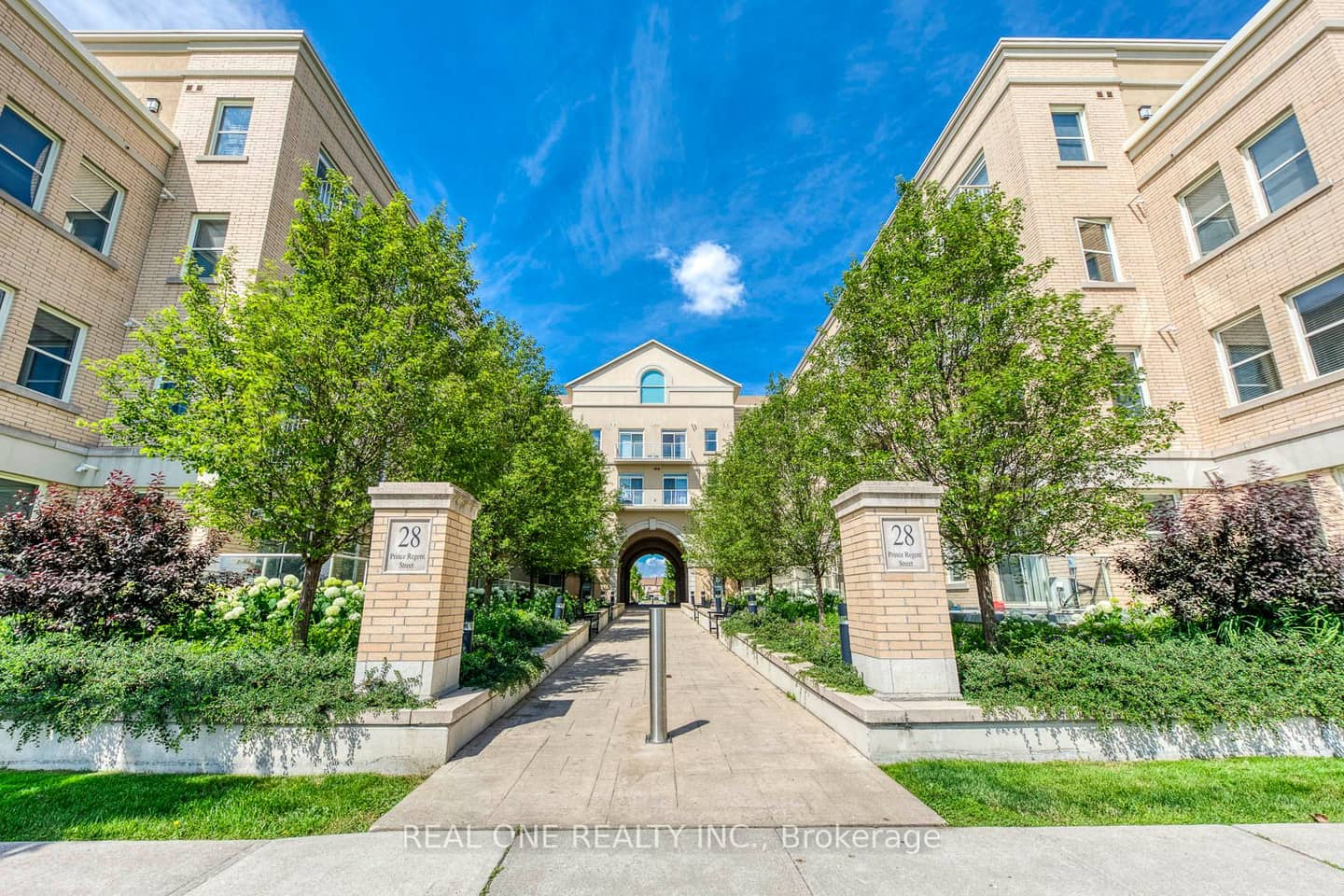 28 Prince Regent Street 339, Markham, ON L6C 0V5