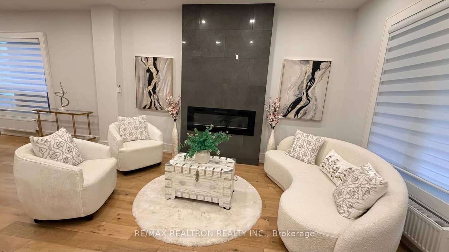 237 Melita Avenue, Toronto, ON M6G 2A1