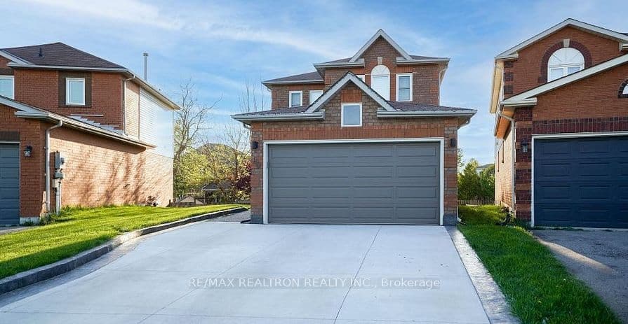90 Oke Road Main Floor, Clarington, ON L1E 2V2