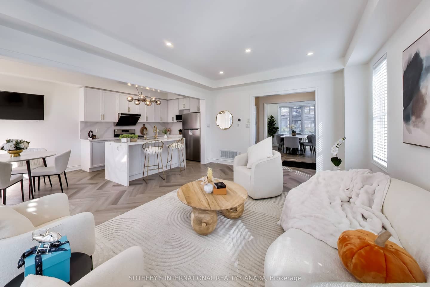 2 Frank Davis Street, Markham, ON L6B 0V9