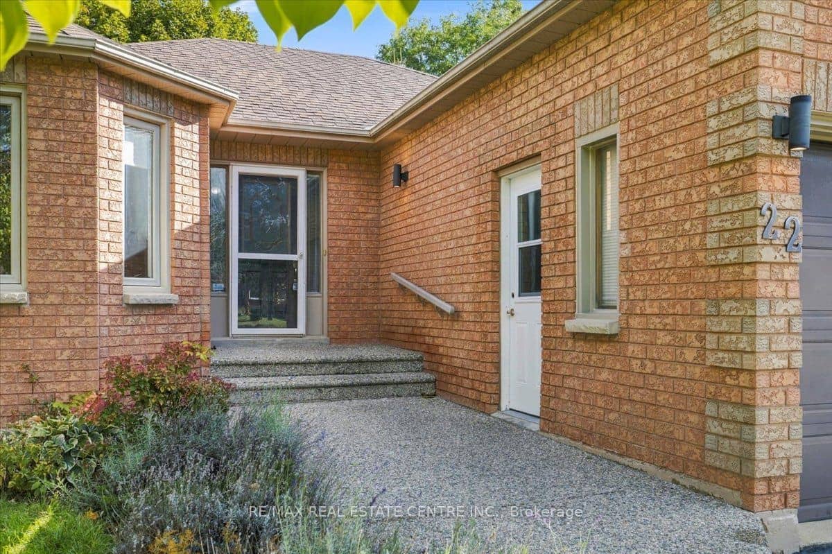 22 Birchway Place, Halton Hills, ON L7J 2X4