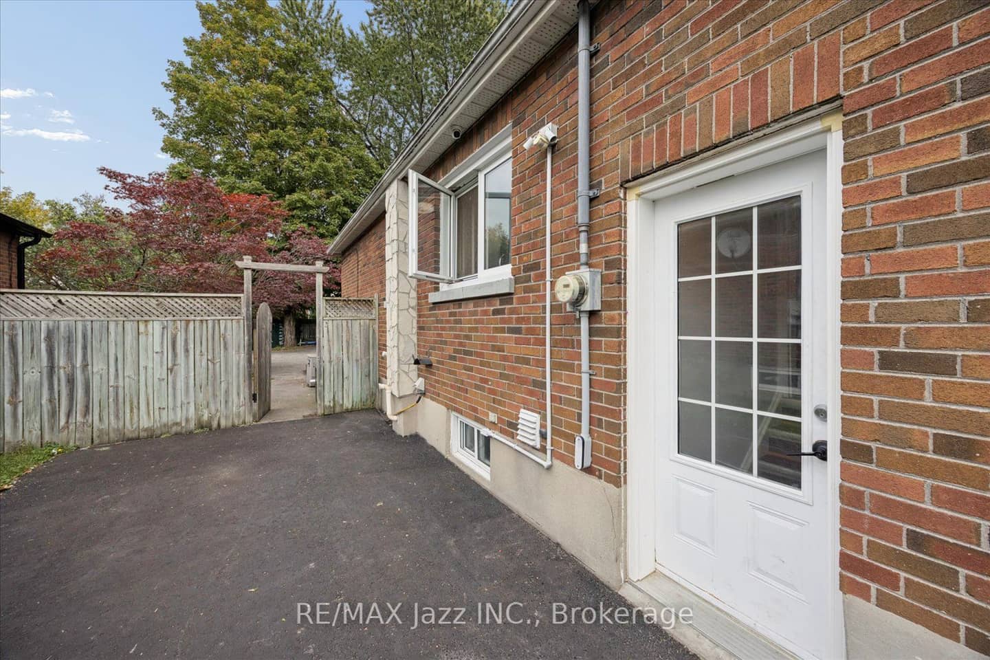 315 Cadillac Avenue S, Oshawa, ON L1H 5Z9