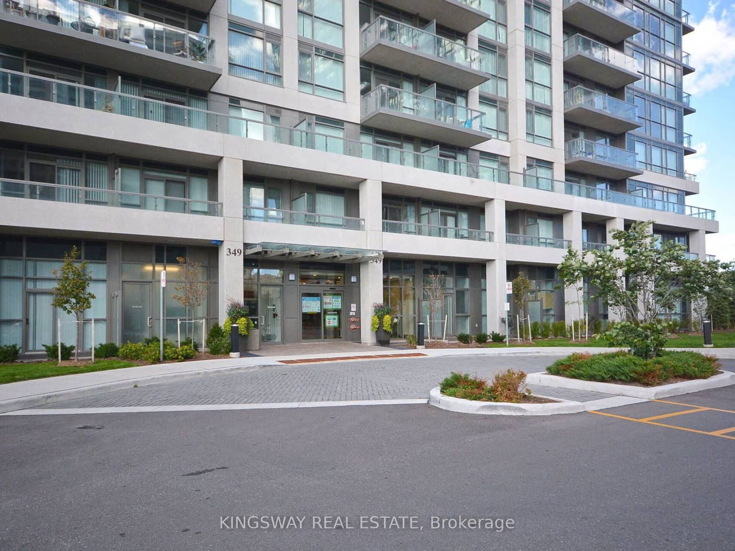 349 Rathburn Road Ph 111, Mississauga, ON L5B 0G9