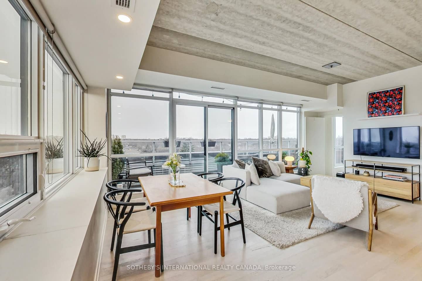 51 Lady Bank Road 602, Toronto, ON M8Z 0C9