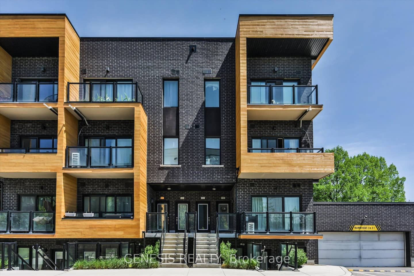 1145 E Journeyman Lane E 243, Mississauga, ON L5J 0B5
