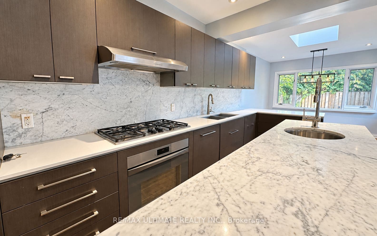 10 Noel Avenue, Toronto, ON M4G 1B3