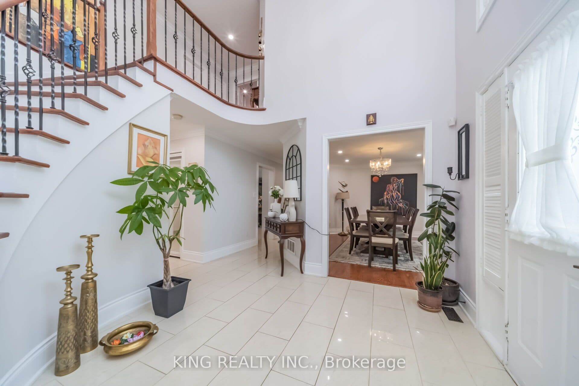 1427 Grossi Street, Mississauga, ON L5V 1T9