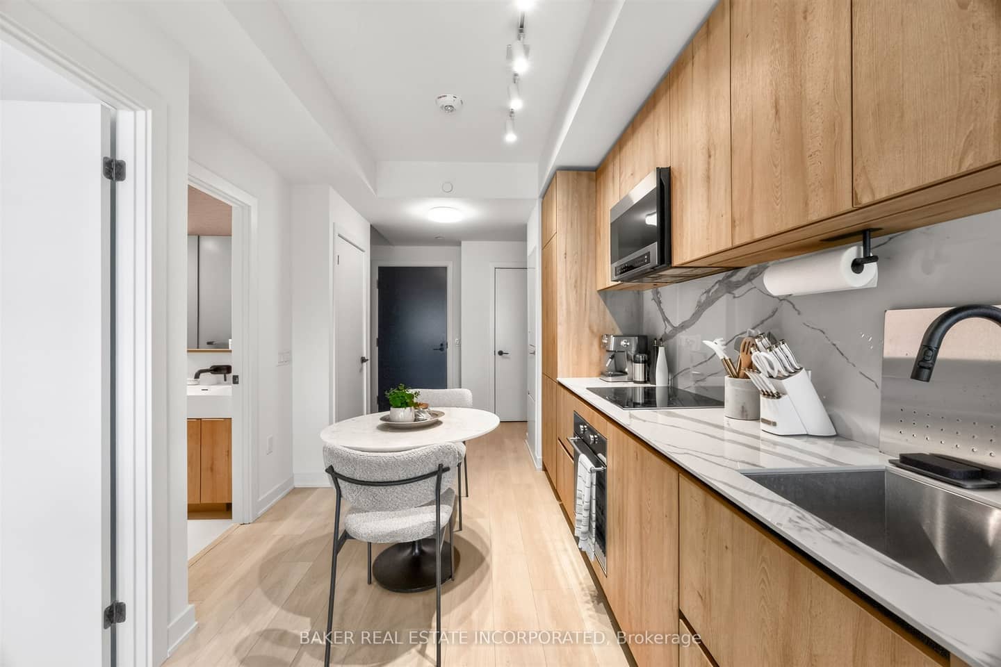 127 Broadway Avenue 3004, Toronto, ON M4P 1V3