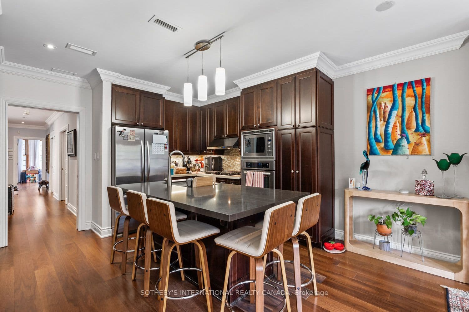 8 Highbourne Road 1, Toronto, ON M5P 2J2