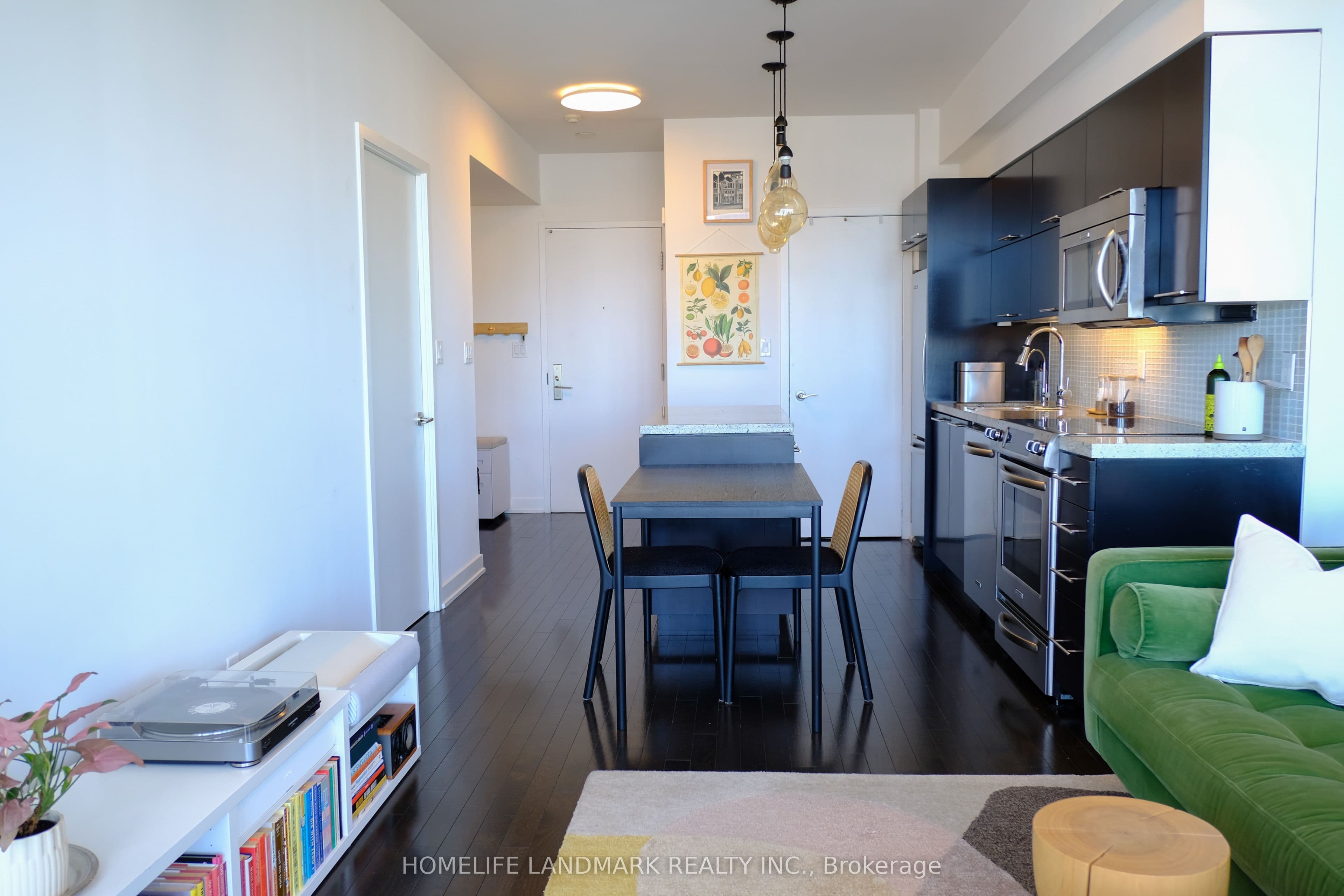 126 Simcoe Street 3306, Toronto, ON M5H 4E6