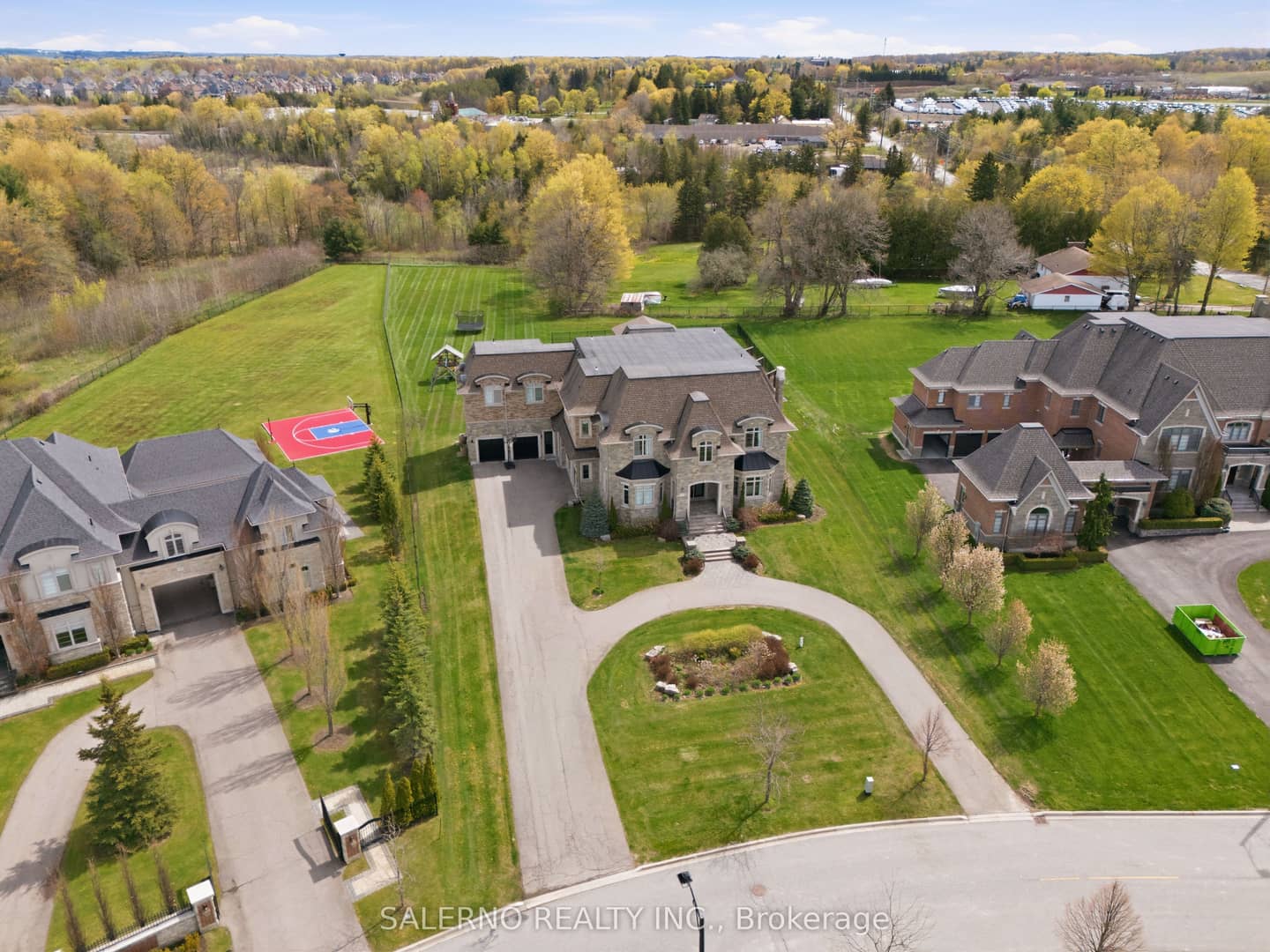 21 Stallions Court, Vaughan, ON L6A 4V5